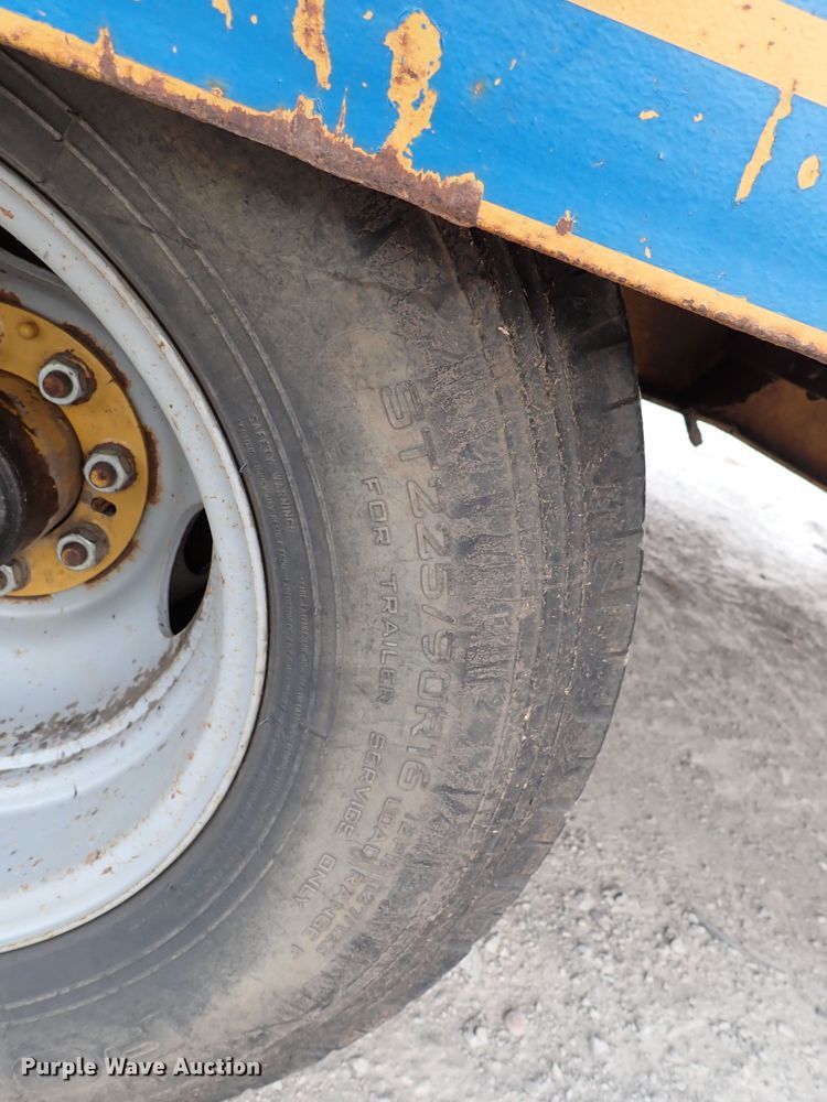 image for item DL7599 1999 Eager Beaver 12HDB  equipment trailer