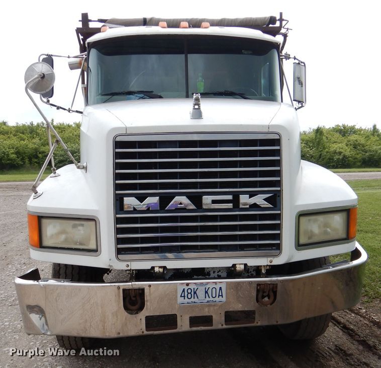 image for item DL8118 1993 Mack CH613  dump truck