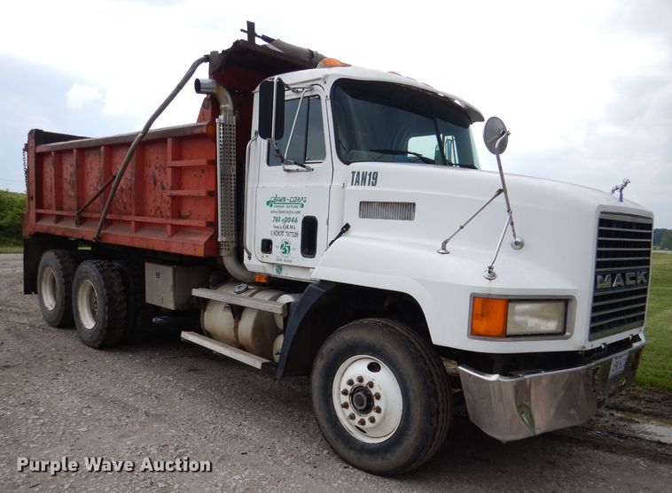 image for item DL8118 1993 Mack CH613  dump truck