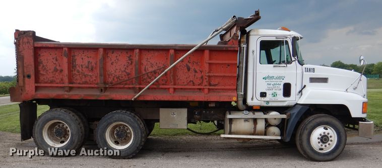 image for item DL8118 1993 Mack CH613  dump truck