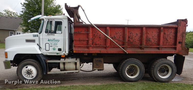 image for item DL8118 1993 Mack CH613  dump truck