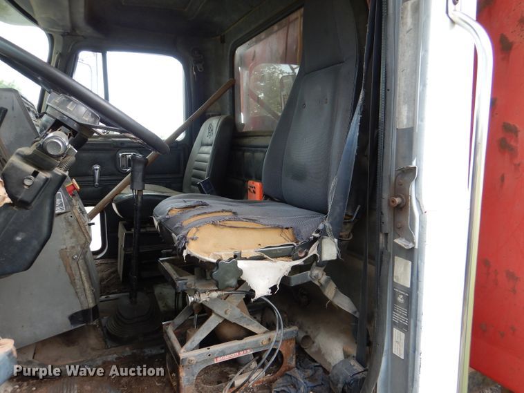 image for item DL8118 1993 Mack CH613  dump truck