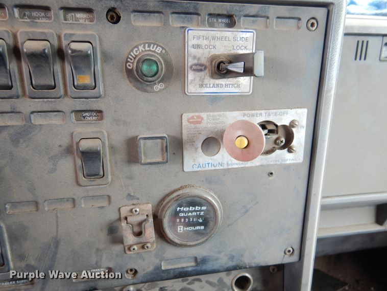 image for item DL8118 1993 Mack CH613  dump truck