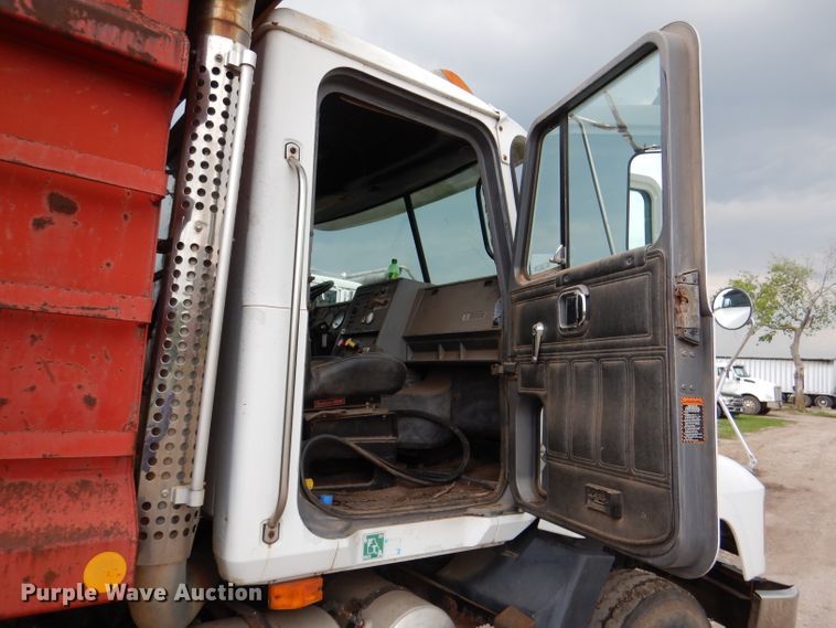 image for item DL8118 1993 Mack CH613  dump truck