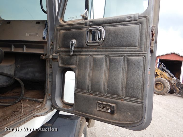 image for item DL8118 1993 Mack CH613  dump truck