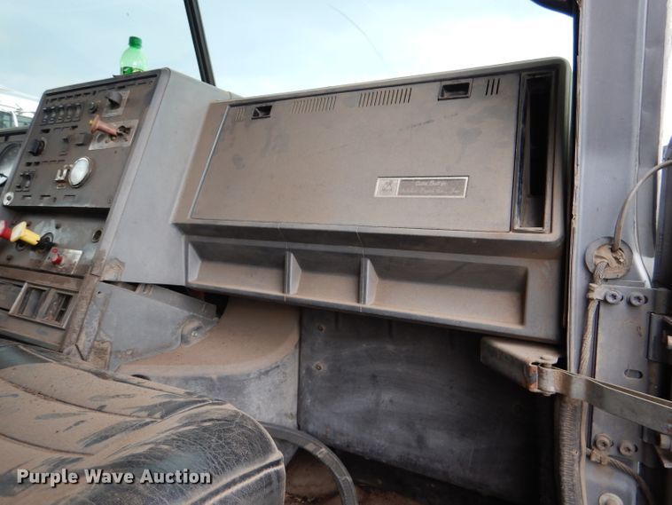 image for item DL8118 1993 Mack CH613  dump truck