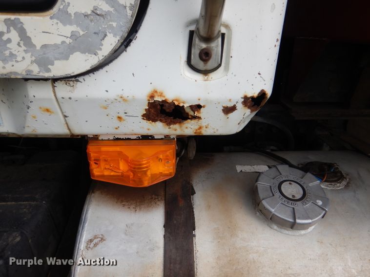 image for item DL8118 1993 Mack CH613  dump truck