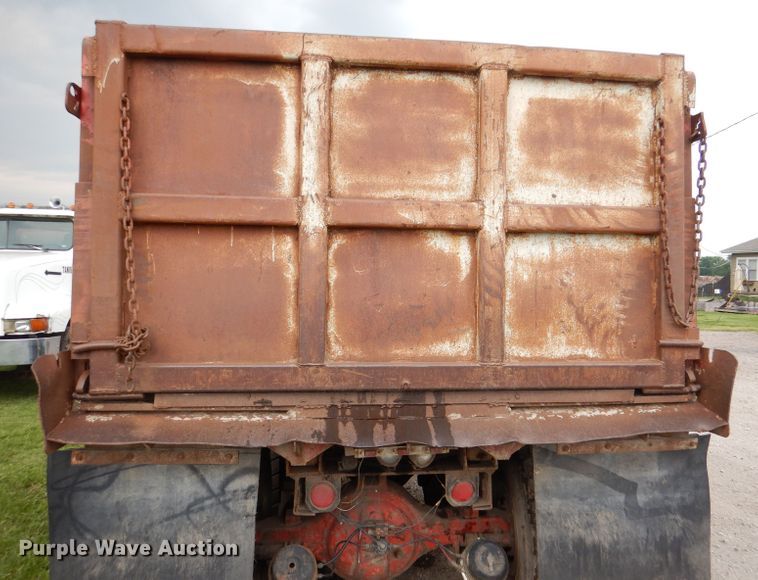 image for item DL8118 1993 Mack CH613  dump truck