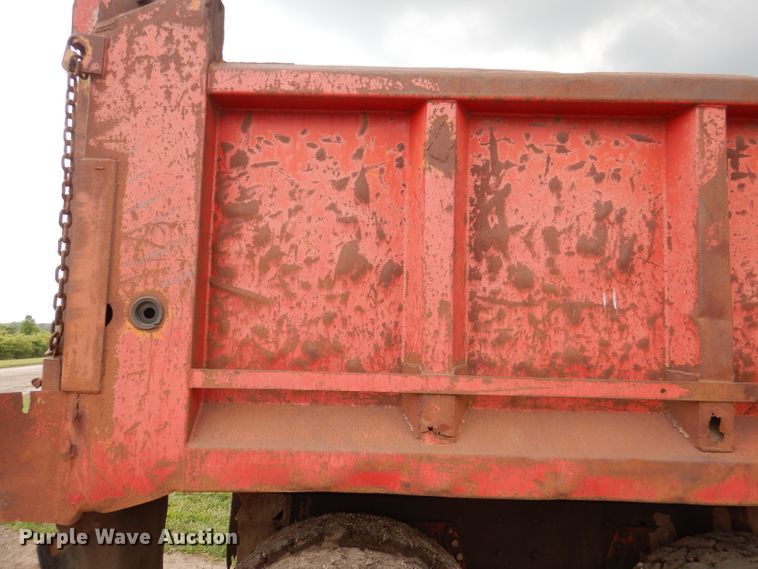 image for item DL8118 1993 Mack CH613  dump truck