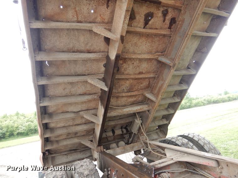 image for item DL8118 1993 Mack CH613  dump truck