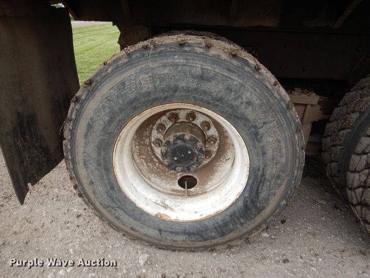 image for item DL8118 1993 Mack CH613  dump truck