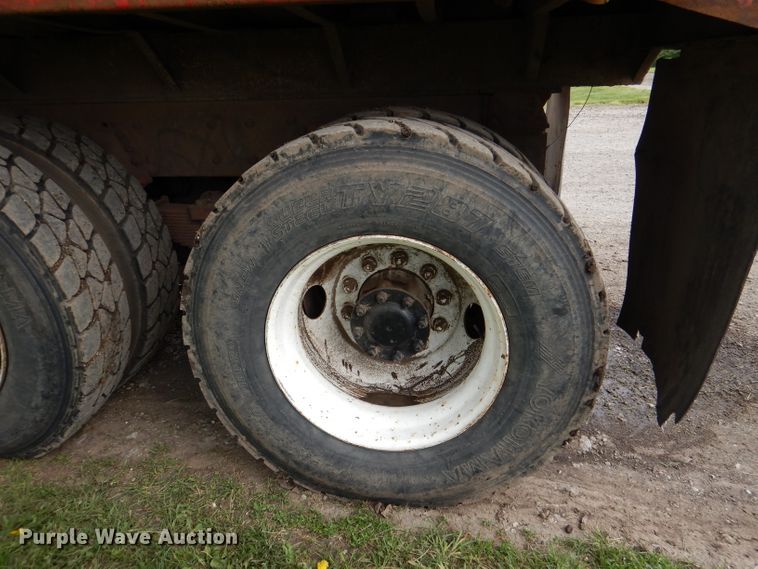 image for item DL8118 1993 Mack CH613  dump truck