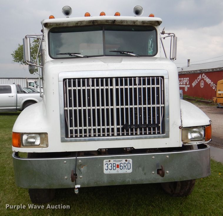 image for item DL8119 1996 International 9200  dump truck