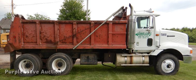 image for item DL8119 1996 International 9200  dump truck