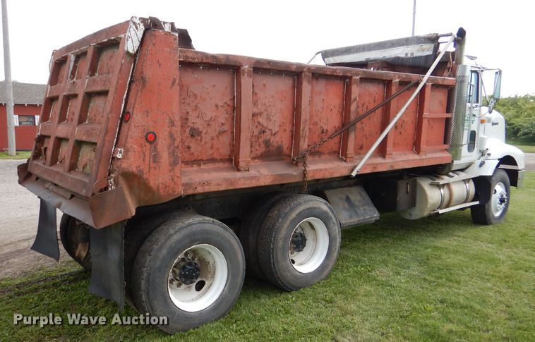 image for item DL8119 1996 International 9200  dump truck
