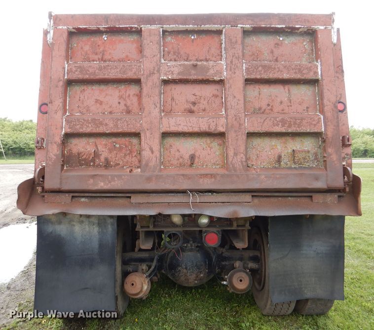 image for item DL8119 1996 International 9200  dump truck