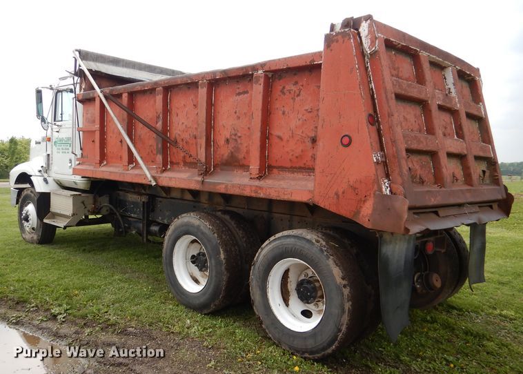 image for item DL8119 1996 International 9200  dump truck