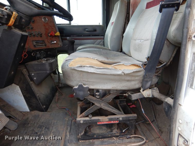 image for item DL8119 1996 International 9200  dump truck