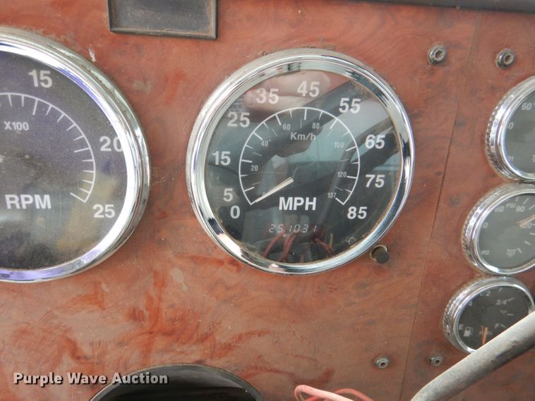 image for item DL8119 1996 International 9200  dump truck