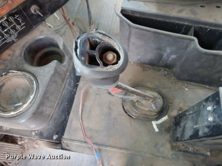 image for item DL8119 1996 International 9200  dump truck