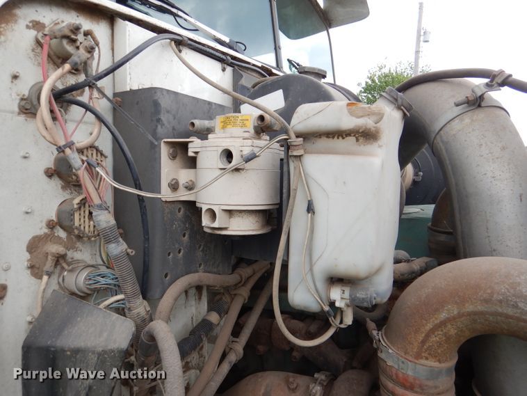 image for item DL8119 1996 International 9200  dump truck