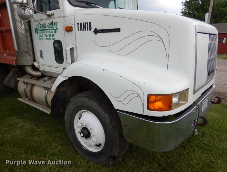 image for item DL8119 1996 International 9200  dump truck