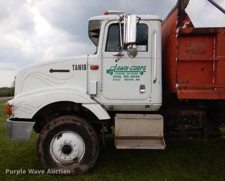 image for item DL8119 1996 International 9200  dump truck