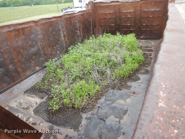 image for item DL8119 1996 International 9200  dump truck