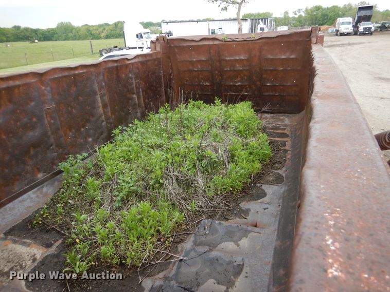 image for item DL8119 1996 International 9200  dump truck