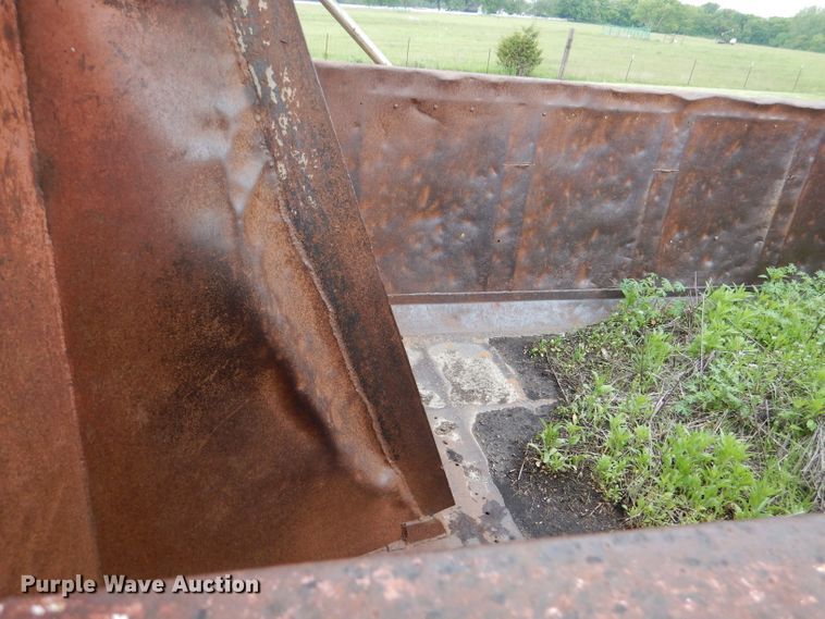 image for item DL8119 1996 International 9200  dump truck