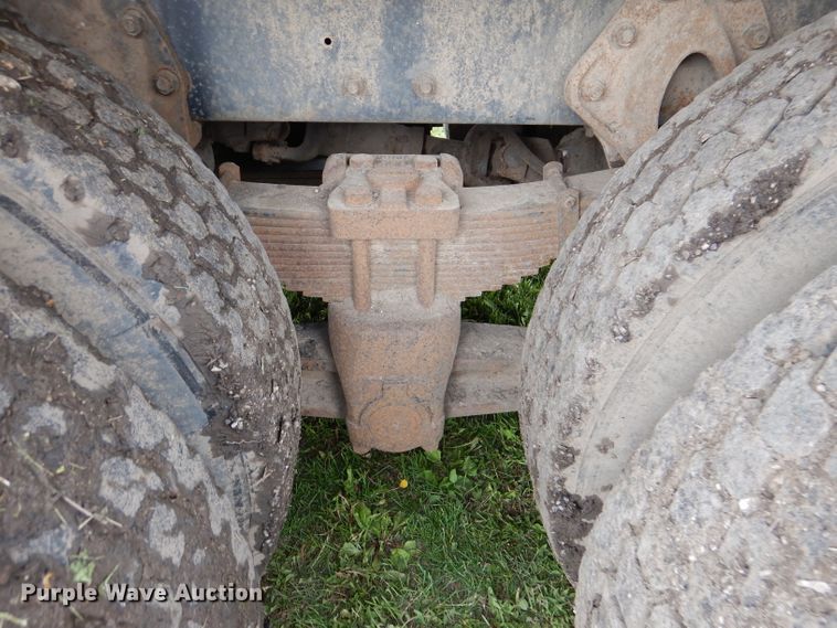 image for item DL8119 1996 International 9200  dump truck