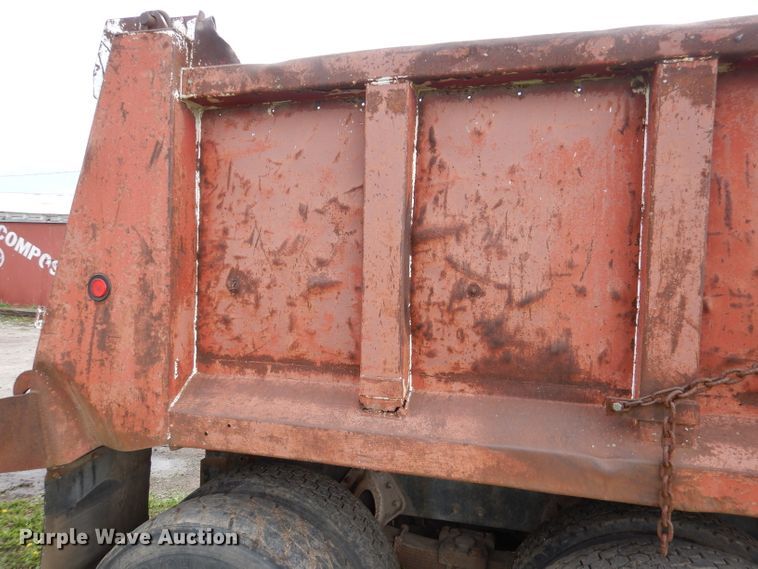 image for item DL8119 1996 International 9200  dump truck