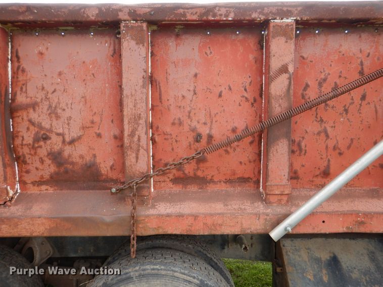 image for item DL8119 1996 International 9200  dump truck