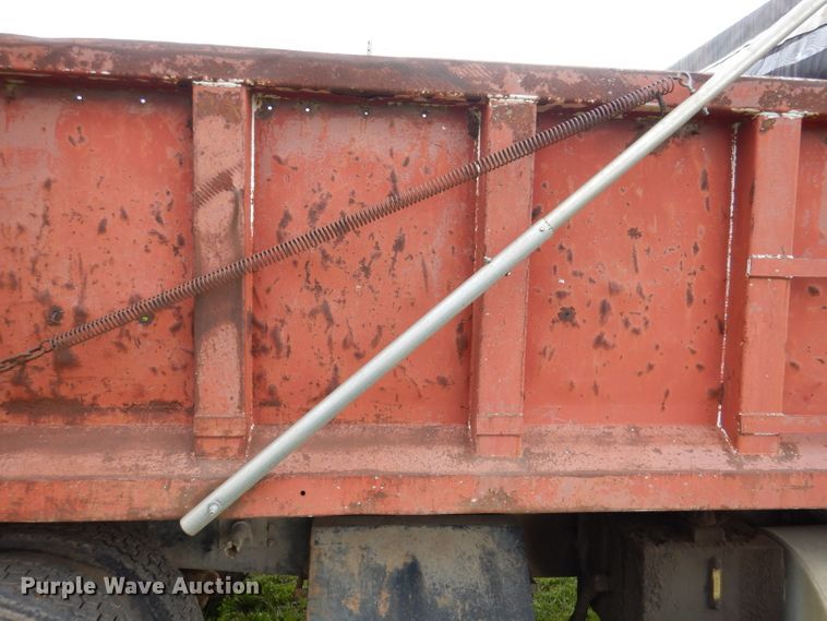 image for item DL8119 1996 International 9200  dump truck