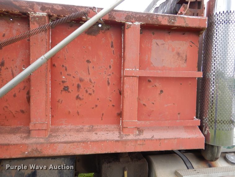 image for item DL8119 1996 International 9200  dump truck