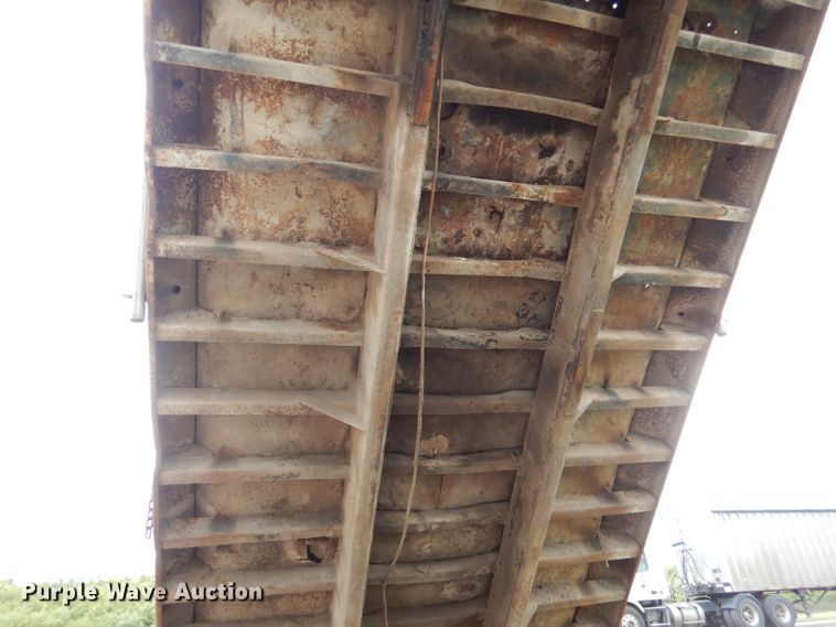 image for item DL8119 1996 International 9200  dump truck