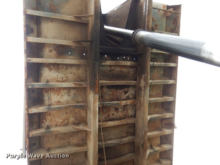 image for item DL8119 1996 International 9200  dump truck