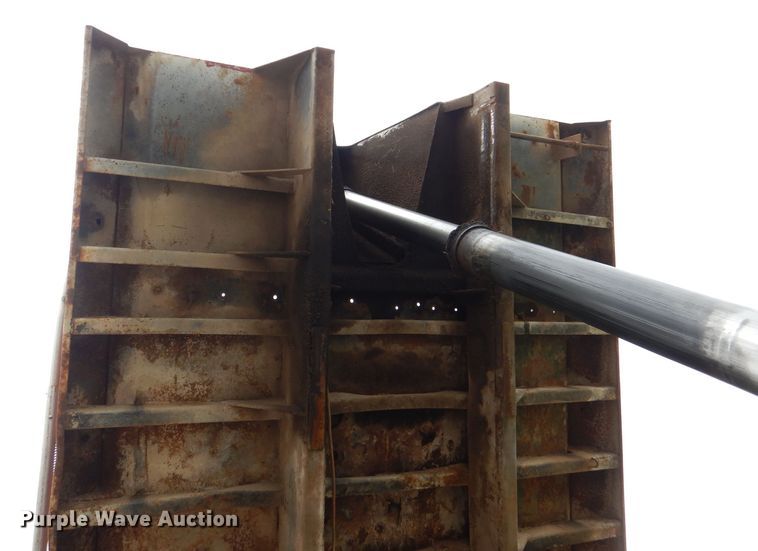 image for item DL8119 1996 International 9200  dump truck