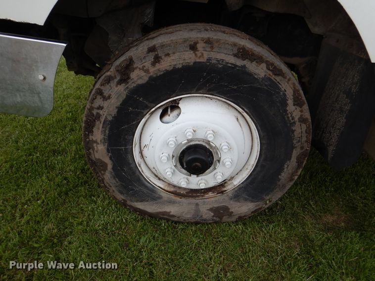 image for item DL8119 1996 International 9200  dump truck