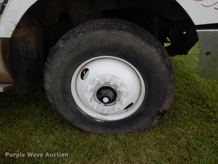 image for item DL8119 1996 International 9200  dump truck