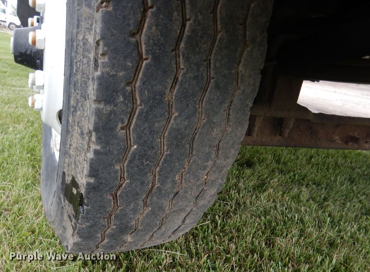 image for item DL8119 1996 International 9200  dump truck