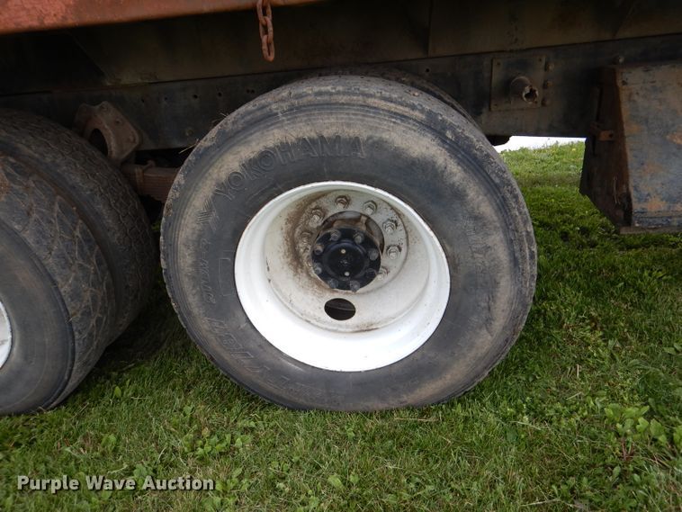 image for item DL8119 1996 International 9200  dump truck