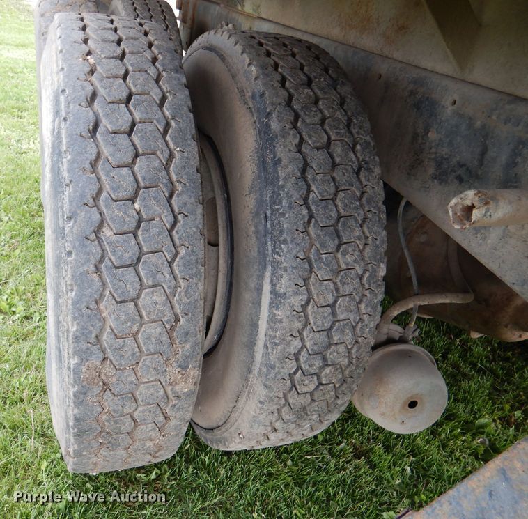 image for item DL8119 1996 International 9200  dump truck