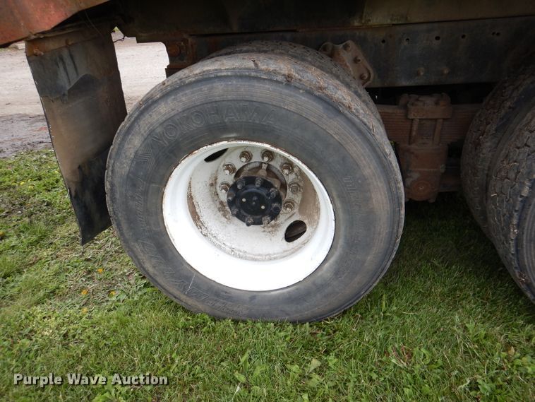 image for item DL8119 1996 International 9200  dump truck