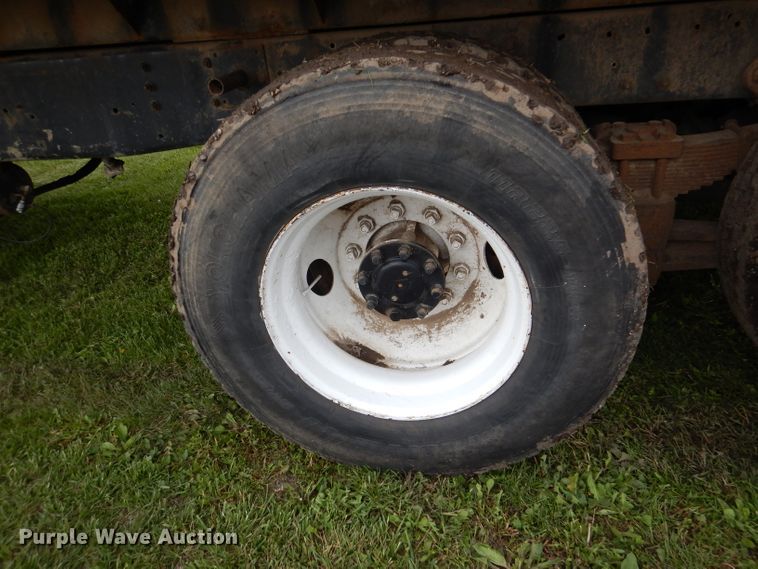 image for item DL8119 1996 International 9200  dump truck