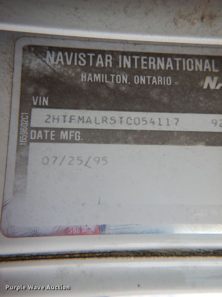 image for item DL8119 1996 International 9200  dump truck