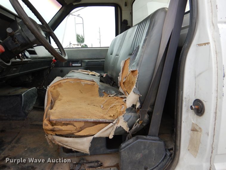 image for item DM0108 1996 GMC TopKick  utility / service truck