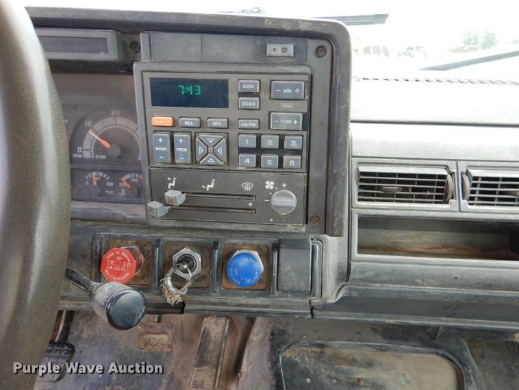 image for item DM0108 1996 GMC TopKick  utility / service truck