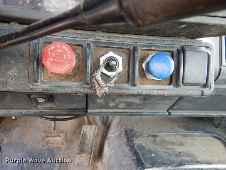 image for item DM0108 1996 GMC TopKick  utility / service truck