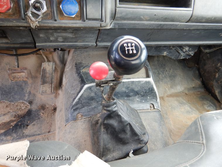 image for item DM0108 1996 GMC TopKick  utility / service truck